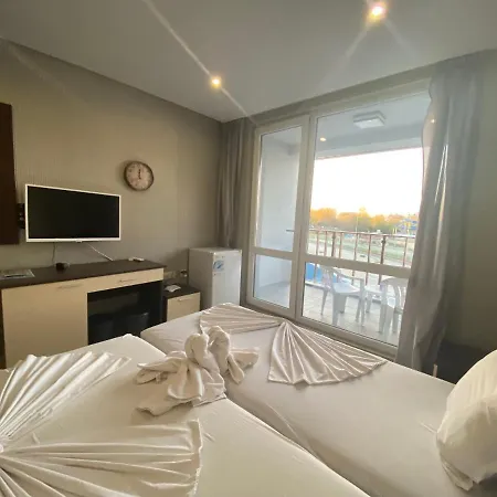 Апартамент Paradiso B 209 Private Sea View *