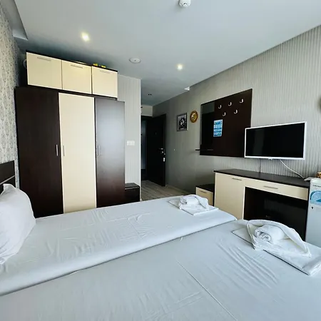 Апартамент Paradiso B 209 Private Sea View *