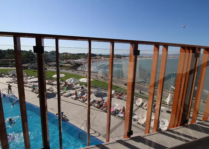 Апартамент Paradiso B 209 Private Sea View Несебър